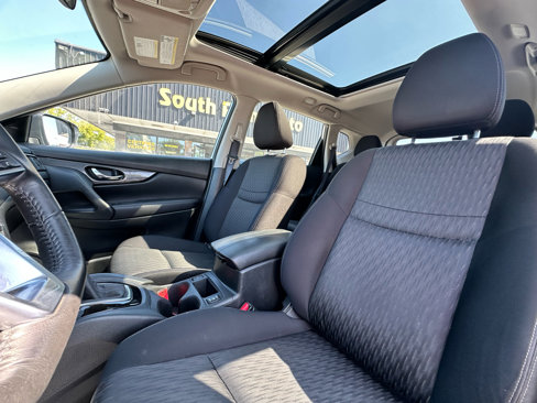 Used 2018 Nissan Rogue SV w/ Sun & Sound Touring Package image 14