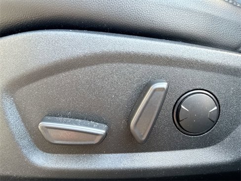 Used 2020 Ford Edge SEL image 12