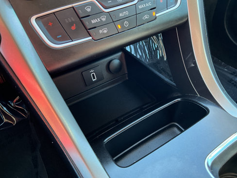 Used 2018 Ford Fusion Energi SE image 16