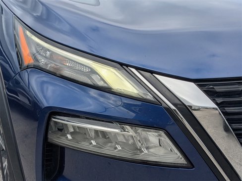 Used 2022 Nissan Rogue SV image 9