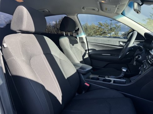 Used 2020 Kia Optima LX image 16