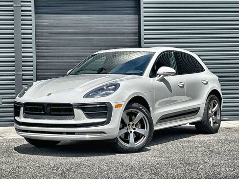 Certified 2024 Porsche Macan image 1