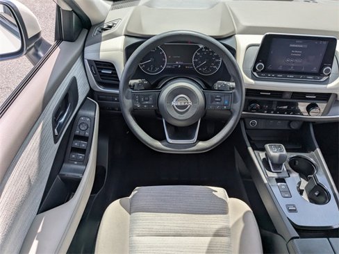 Used 2023 Nissan Rogue SV image 16