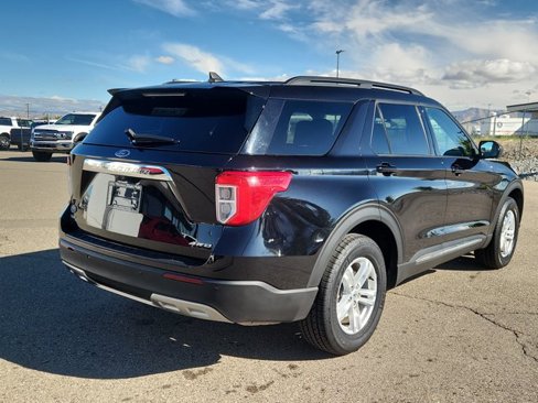 Certified 2023 Ford Explorer XLT w/ Equipment Group 202A image 3