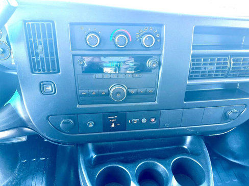 Used 2014 Chevrolet Express 2500 image 28