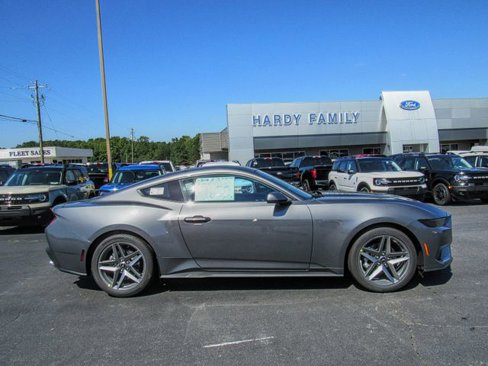 New 2025 Ford Mustang Coupe image 3