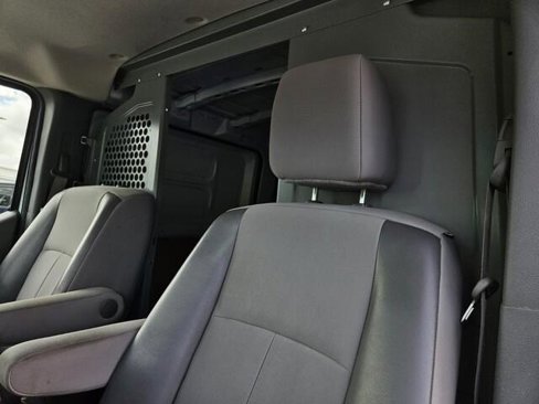 Used 2018 Nissan NV 3500 S image 18