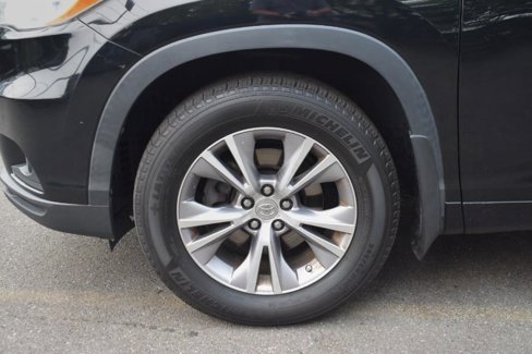 Used 2014 Toyota Highlander XLE image 12
