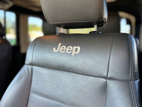 Used 2011 Jeep Wrangler Unlimited Sahara w/ Connectivity Group image 25