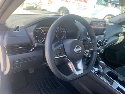 Used 2024 Nissan Sentra SV image 32