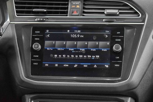 Used 2021 Volkswagen Tiguan SE w/ Panoramic Sunroof Package image 13
