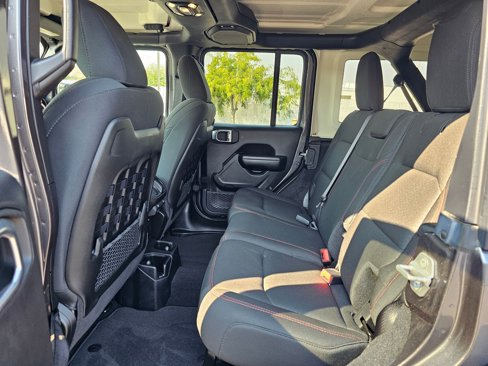 Used 2021 Jeep Wrangler Unlimited Rubicon image 12