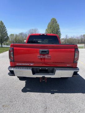 Used 2018 GMC Sierra 1500 SLT image 2