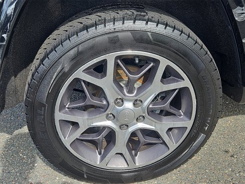 Used 2018 Jeep Grand Cherokee Limited image 9