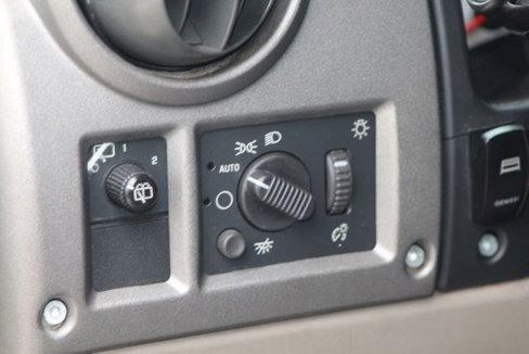 Used 2003 HUMMER H2 w/ Preferred Equipment Group image 12