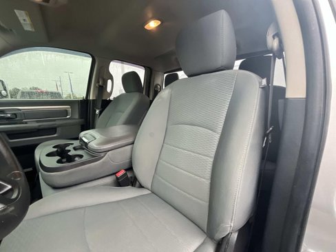 Used 2016 RAM 1500 Classic SLT image 11