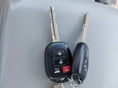 Used 2013 Toyota Camry L image 25