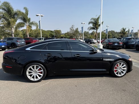 Used 2013 Jaguar XJ image 6