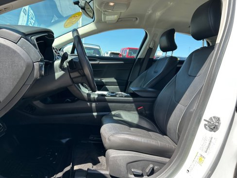 Used 2016 Ford Fusion Titanium image 16