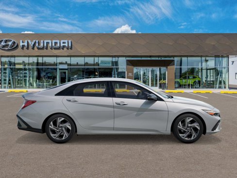 New 2025 Hyundai Elantra Sport image 7