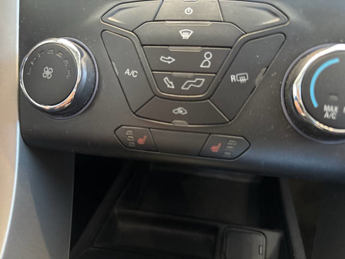 Used 2015 Ford Fusion SE w/ Equipment Group 202A image 34