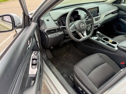 Used 2023 Nissan Altima 2.5 SV image 7