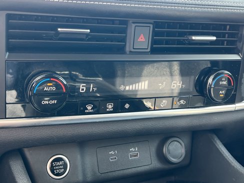 Used 2023 Nissan Rogue SV image 20