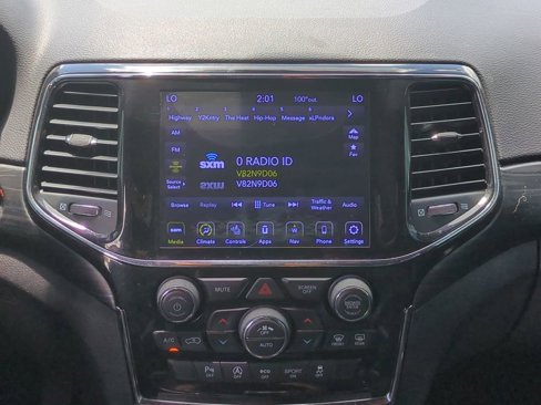 Used 2020 Jeep Grand Cherokee Altitude image 17