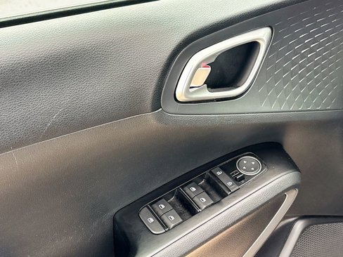 Used 2020 Kia Soul EX image 18