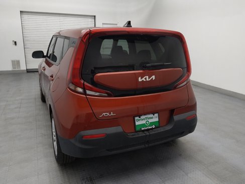 Used 2022 Kia Soul LX image 6
