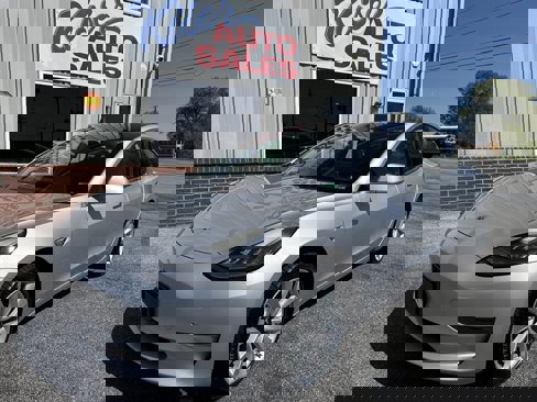 Used 2018 Tesla Model 3 Long Range image 3