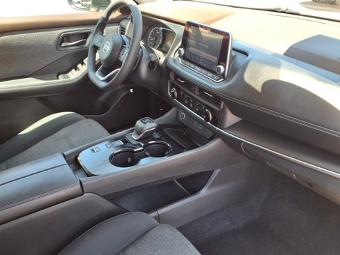 Used 2021 Nissan Rogue S image 11