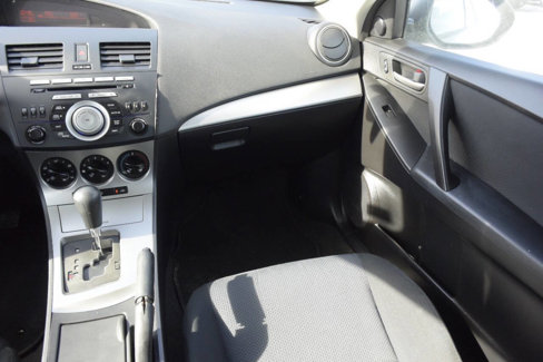 Used 2010 MAZDA MAZDA3 i Touring image 25