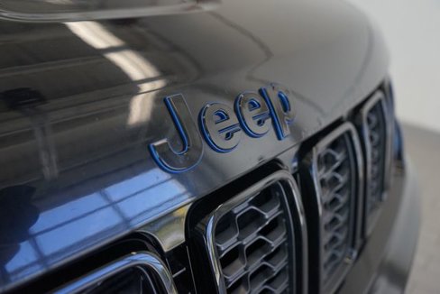 Used 2019 Jeep Grand Cherokee Laredo image 18