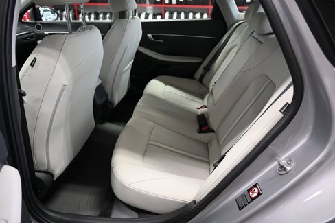 Used 2023 Hyundai Sonata SEL w/ Preferred Accessory Package image 12