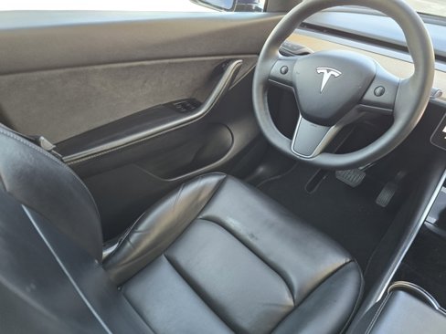 Used 2020 Tesla Model Y Long Range image 28