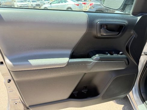 Used 2020 Toyota Tacoma SR image 10