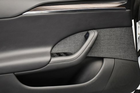 Used 2022 Tesla Model S image 30