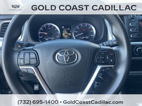 Used 2019 Toyota Highlander LE image 17