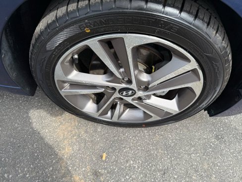 Used 2017 Hyundai Elantra Limited image 20