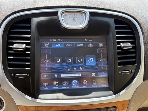 Used 2014 Chrysler 300 C w/ Beats Audio Group image 33