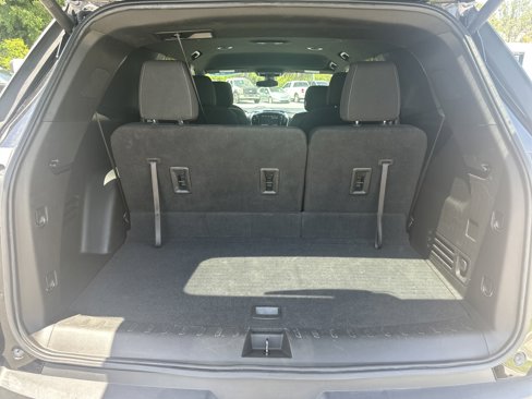 Used 2022 Chevrolet Traverse LT image 37