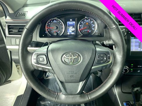 Used 2017 Toyota Camry SE image 12