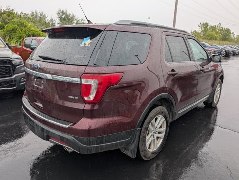Used 2018 Ford Explorer XLT w/ Equipment Group 202A image 9