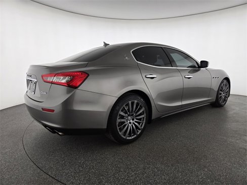 Used 2017 Maserati Ghibli image 2