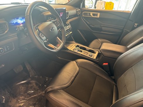 Used 2022 Ford Explorer ST w/ ST Street Pack image 9