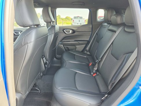 New 2026 Jeep Compass Latitude image 12