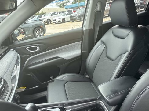 Certified 2022 Jeep Compass Latitude image 15