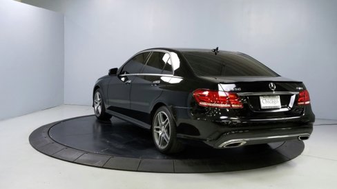 Used 2014 Mercedes-Benz E 550 4MATIC Sedan image 5