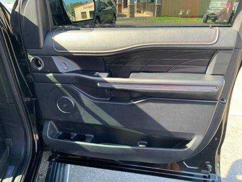 Used 2018 Ford Expedition Platinum image 21